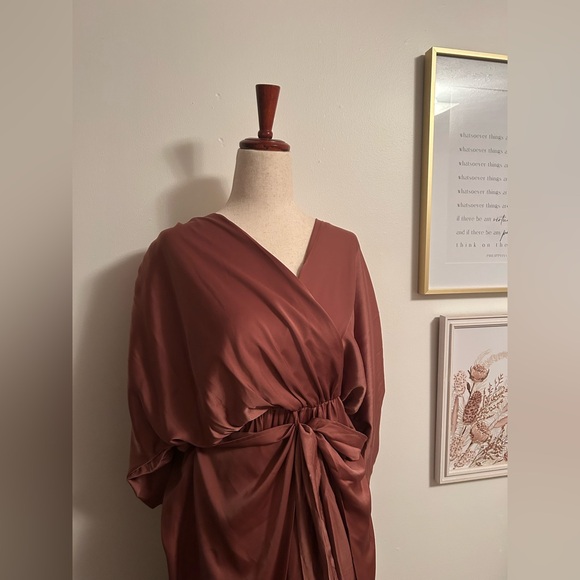 Women’s Midi Mable Dress - Picture 2 of 6